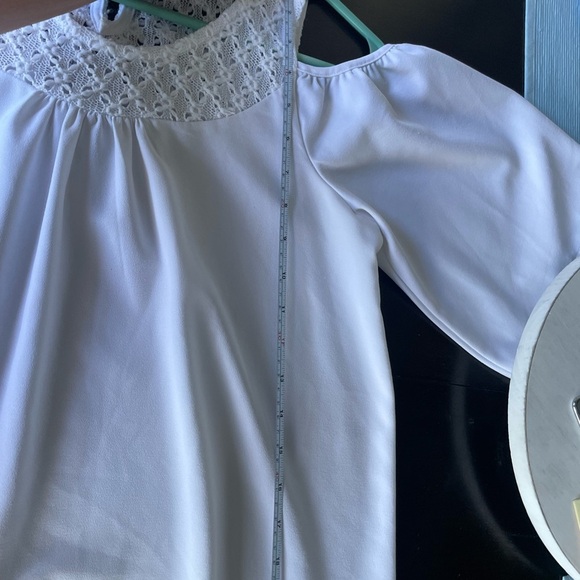 Avon Signature Collection White Lace Cold Shoulder Top / blouse in small petite - Picture 10 of 12
